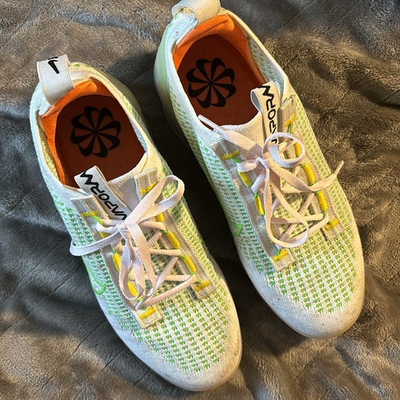 Wmns Air VaporMax 2021 Flyknit Next Nature 'Feel Love' - Picture 3 of 6